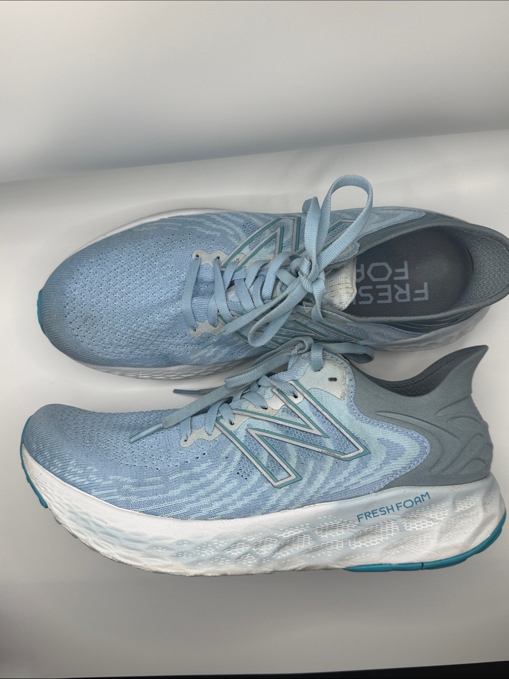 New Balance Women's Light Blue Fresh Foam Running Sneakers size 10.5